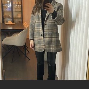 Maje blazer like NEW